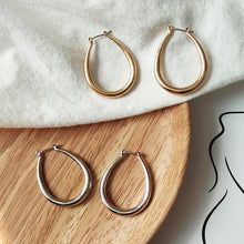 Load image into Gallery viewer, THEA MINIMAL EARRINGS
